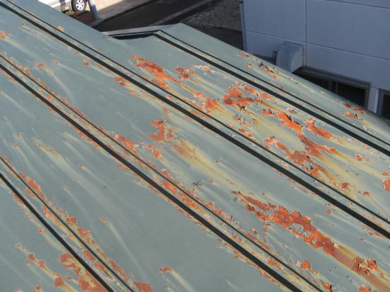 「Ｔ・ルーフ　シナモンカラー」での被せ葺きです。